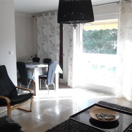 F2 Avec Terrasse, 3 Pers, Proche Cures Et Centre-ville, Amelie-les-bains - Fr-1-703-117 * Amélie-les-Bains-Palalda