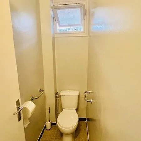 F2 Avec Terrasse, 3 Pers, Proche Cures Et Centre-ville, Amelie-les-bains - Fr-1-703-117