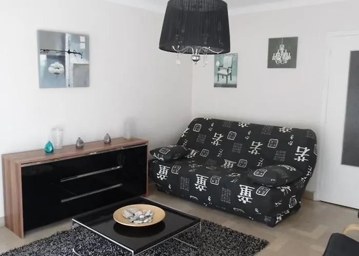 F2 Avec Terrasse, 3 Pers, Proche Cures Et Centre-ville, Amelie-les-bains - Fr-1-703-117 شقة Amélie-les-Bains-Palalda